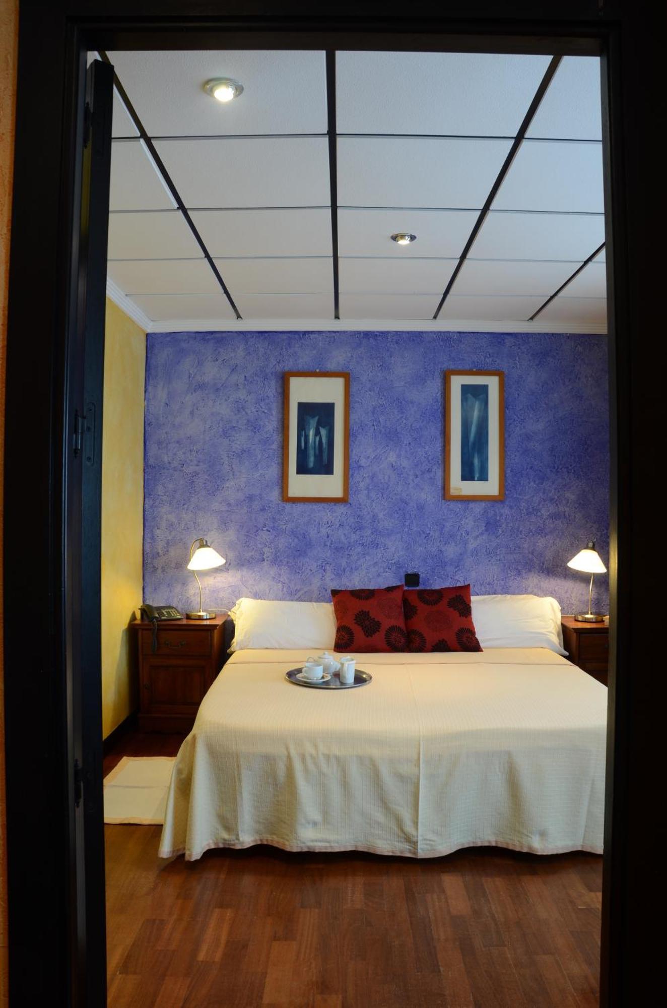 Hotel Tikar 2*